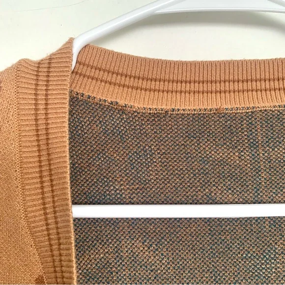 Button-down Floral Cardigan - Picture 3 of 8